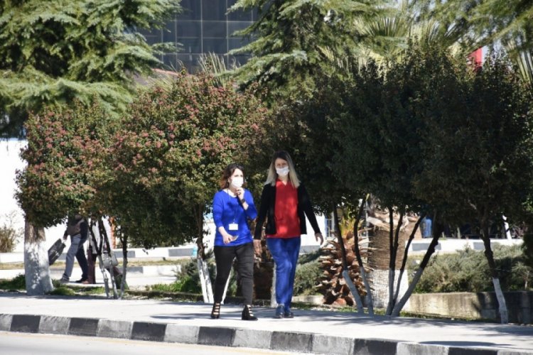 Manisa Celal Bayar &Uuml;niversitesi Rekt&ouml;rl&uuml;ğ&uuml; 'karantina' iddialarını yalanladı