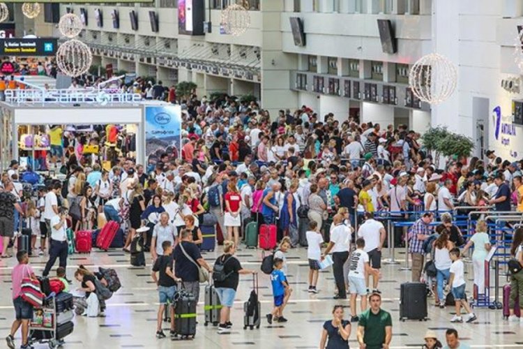 Antalya'da bu yıl hedef 18 milyon turist