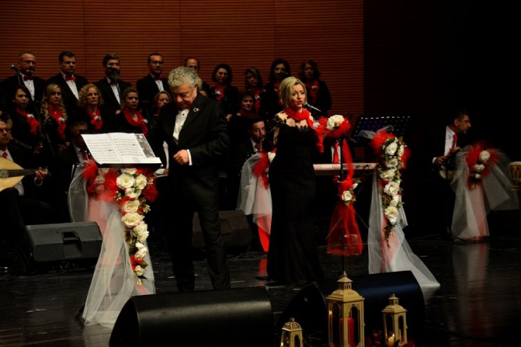 Bursa'da hastaların yararına konser d&uuml;zenlendi