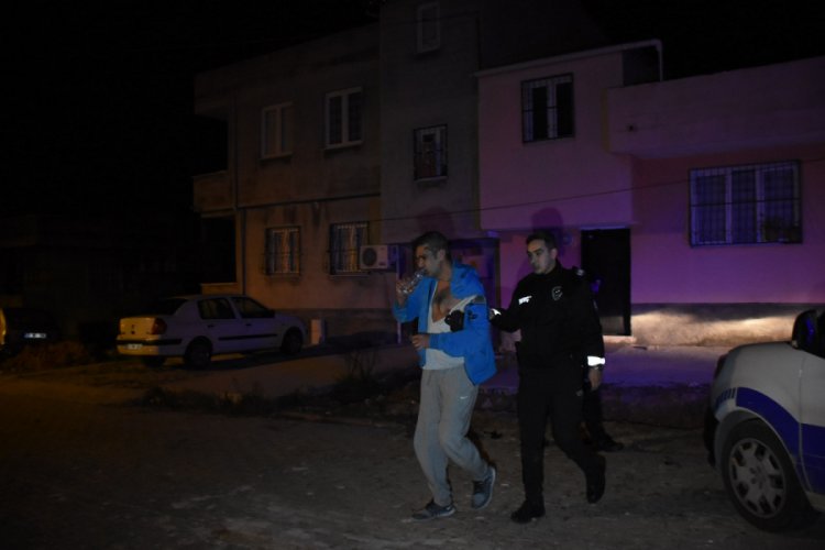 Polis aracına &ccedil;arpan s&uuml;r&uuml;c&uuml; yakalanınca" kusura bakmayın" dedi