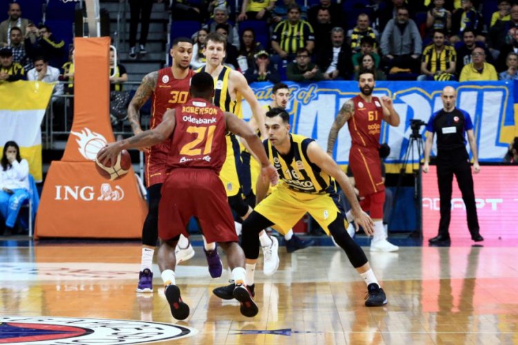 Galatasaray potada Fenerbah&ccedil;e deplasmanında 9 yıl sonra kazandı