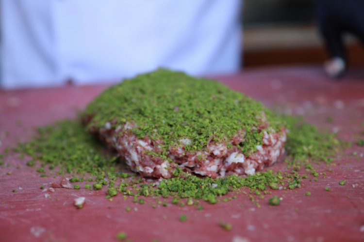 Gaziantep'in yeni lezzeti 'Fıstık Kebabı'