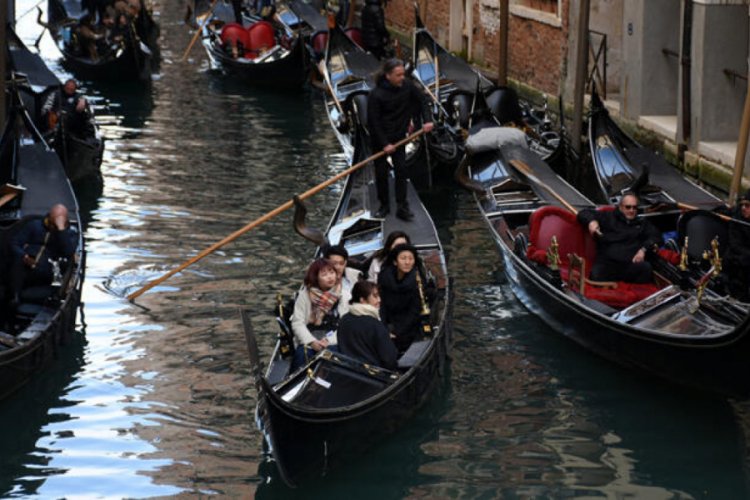 Venedik'te turizme 'koronavir&uuml;s' engeli