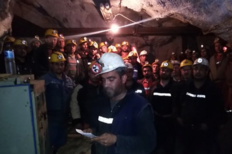 Maden işçileri kendilerini ocağa kapatıp grev başlattı