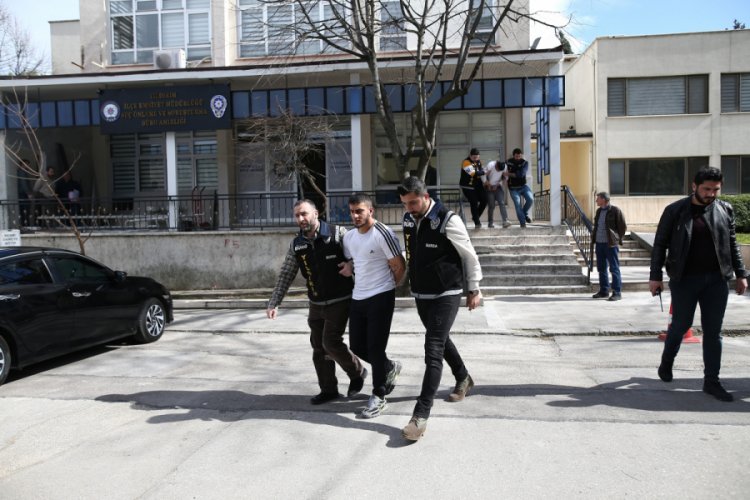 Bursa'da &ccedil;arşaflı soyguncular yakalandı