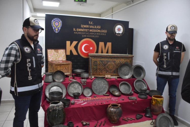 İzmir'de 506 par&ccedil;a tarihi eser ele ge&ccedil;irildi