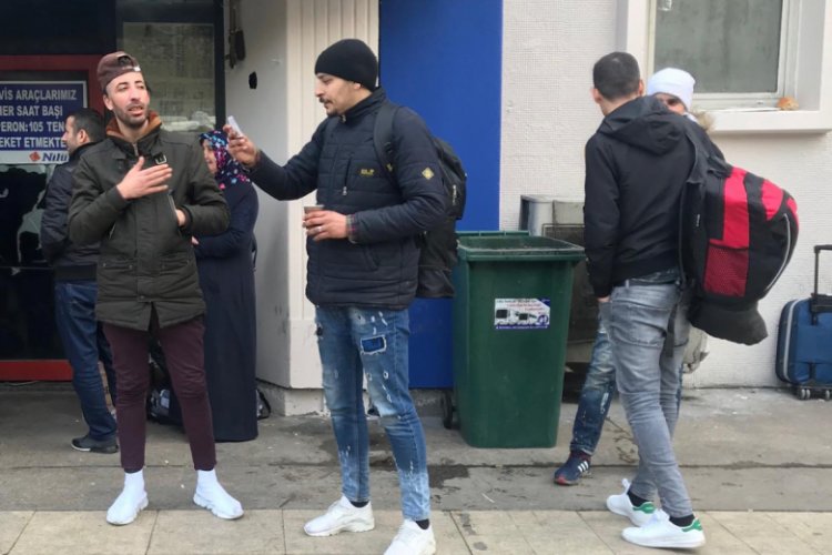 İstanbul'da otogarda g&ouml;&ccedil;men yoğunluğu
