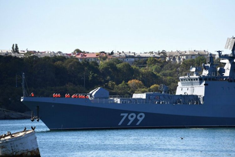 'İki Rus firkateyn T&uuml;rk boğazlarından ge&ccedil;ti'