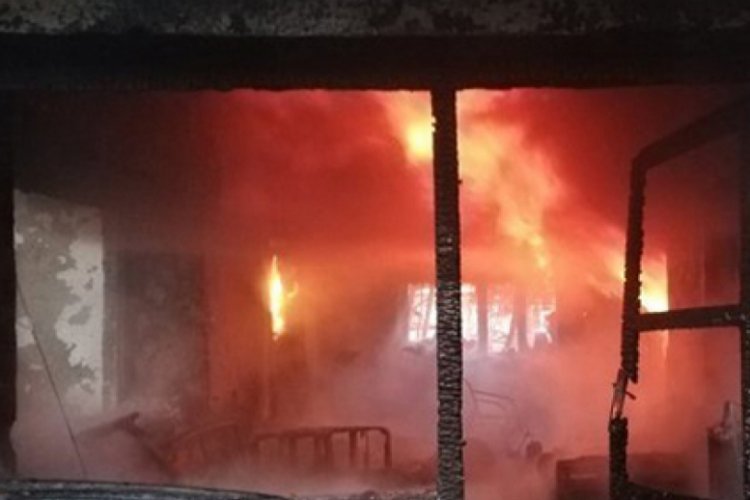 İran'da yangın: 5 &ouml;l&uuml;, 66 yaralı