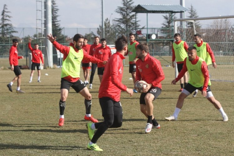 Eskişehirspor ma&ccedil; saatini beklemeye ge&ccedil;ti