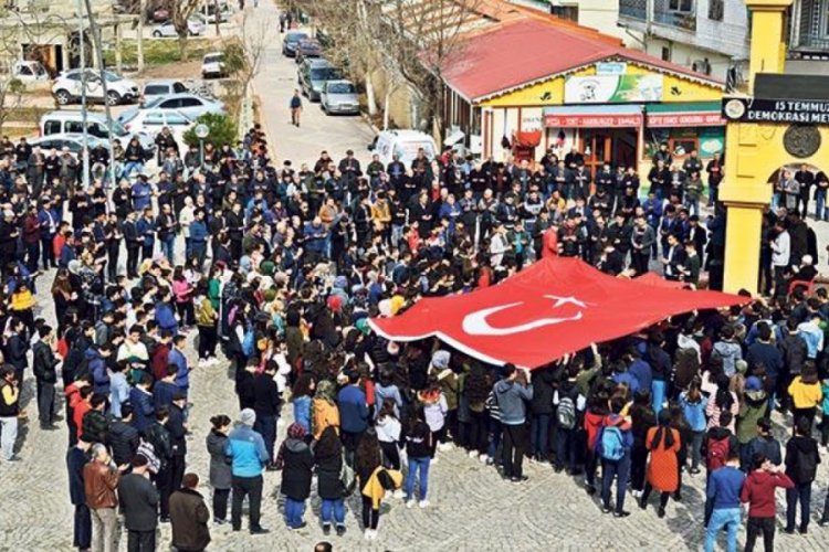 Türkiye şehitleri için tek yürek oldu