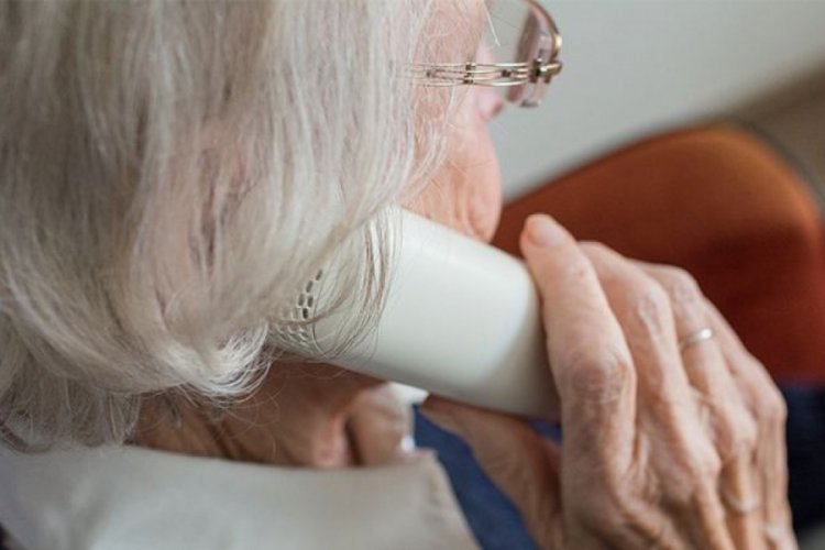 81 yaşındaki kadın komşularının baş belası oldu