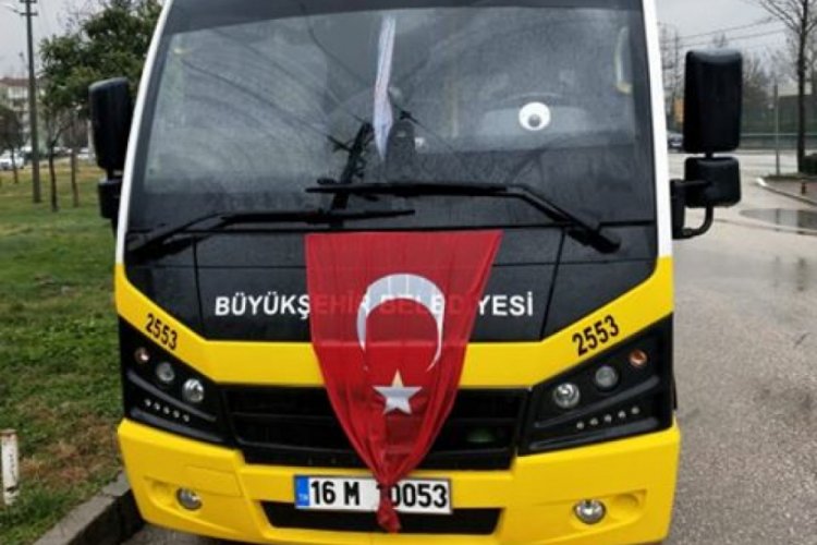 Bursa'da otob&uuml;sler T&uuml;rk bayraklarıyla donatıldı