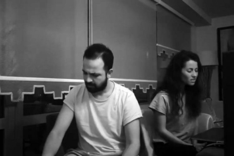 Derya Uluğ ve Asil G&ouml;k şehitlerimiz i&ccedil;in şarkı yazdı