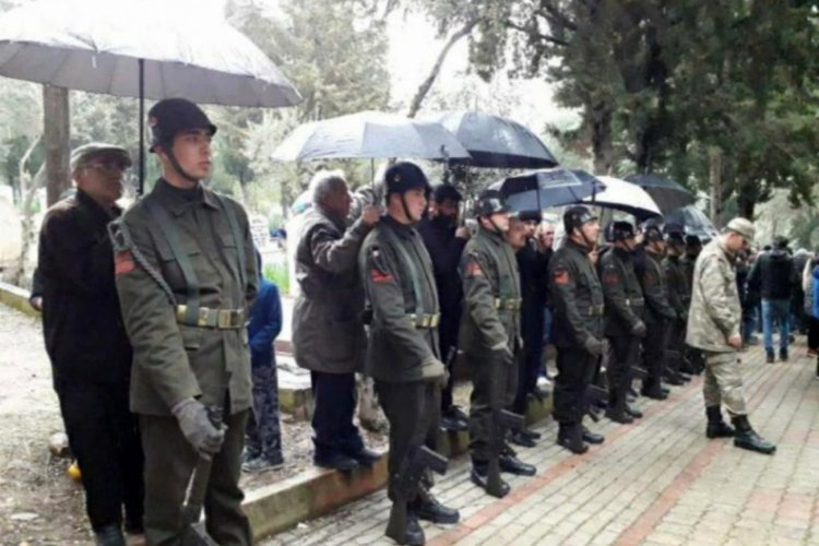 Şehit cenazesinde duygulandıran fotoğraf