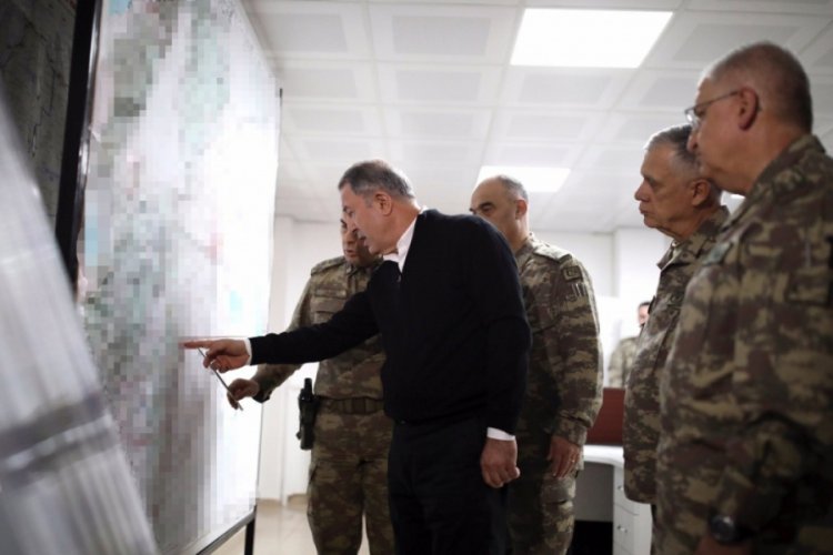 Bakan Akar ve Komutanlar sınırın sıfır noktasında