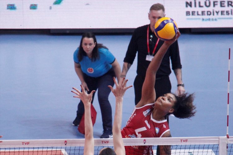 Nil&uuml;fer Belediyespor, Fenerbah&ccedil;e Opet'le karşılaştı