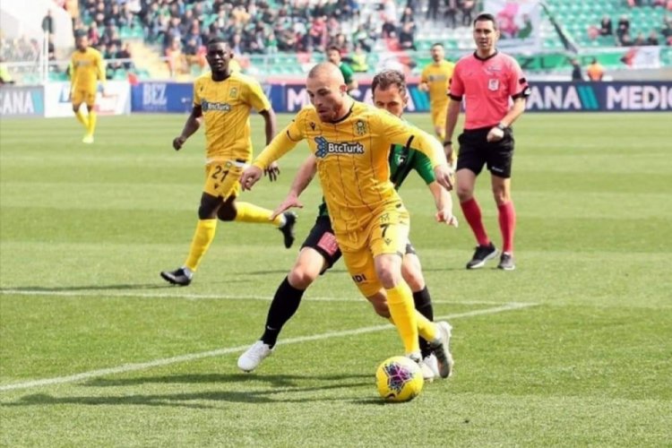 Yeni Malatyaspor'da G&ouml;khan T&ouml;re ve Mustafa Akbaş kadro dışı