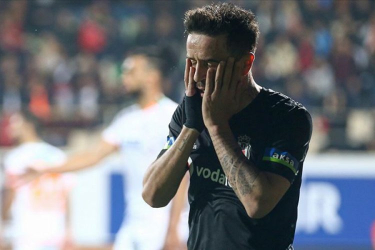 Beşiktaş'ta G&ouml;khan G&ouml;n&uuml;l şoku
