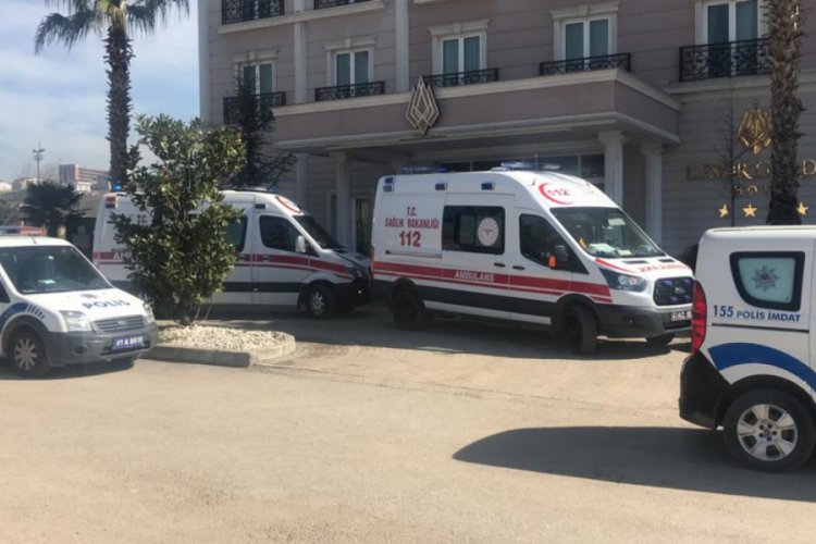 Kaldığı otel odasında kendini astı