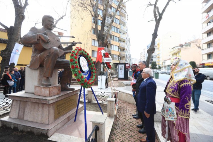Halk ozanı &Ouml;zay G&ouml;nl&uuml;m, unutulmadı