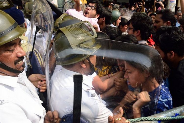 Yeni Delhi'de vatandaşlık yasasına karşı protestolarda &ouml;lenlerin sayısı 47'ye y&uuml;kseldi