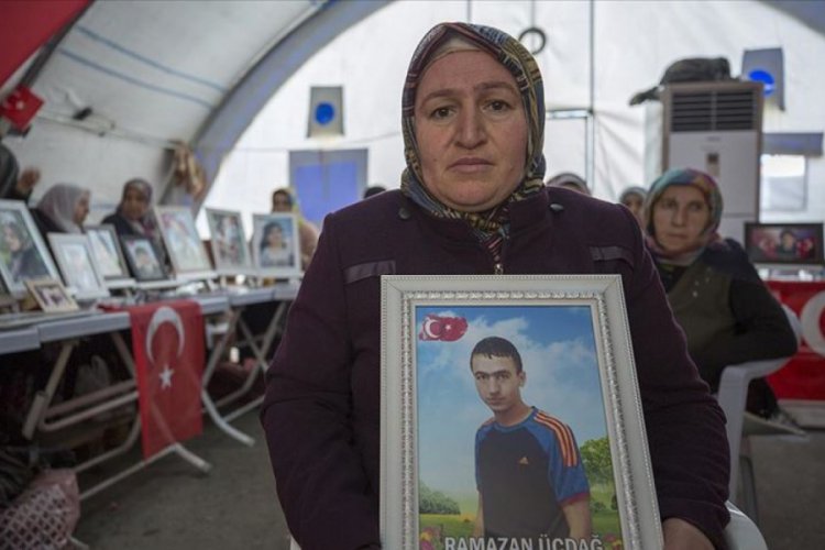 Diyarbakır annelerinden &Uuml;&ccedil;dağ: Oğlum o hainlerin elinden ka&ccedil; gel