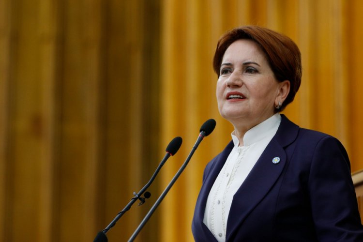Akşener'den grup toplantısında g&ouml;zyaşlarına hakim olamadı