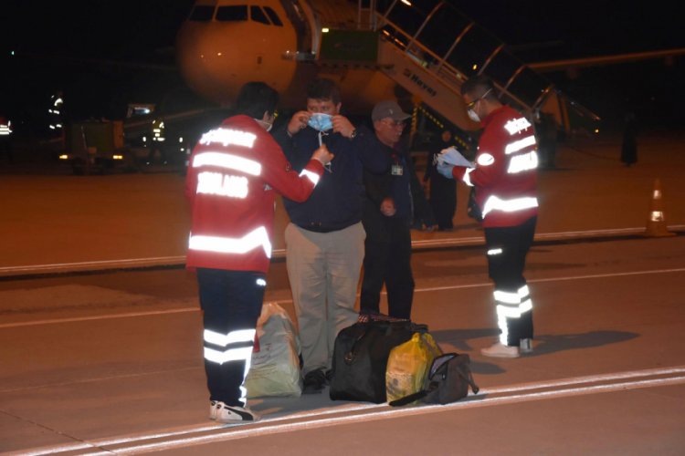 Umreden d&ouml;nen kafileye sağlık kontrol&uuml;