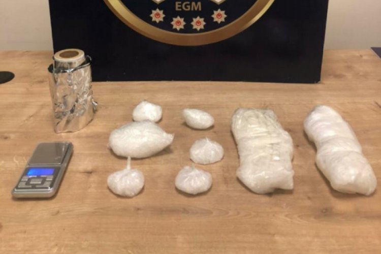 Bursa'da otomobilin motoruna zulalanmış uyuşturucu b&ouml;yle bulundu