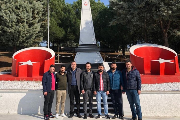 Bursalı kardelenler şehitler i&ccedil;in dua etti
