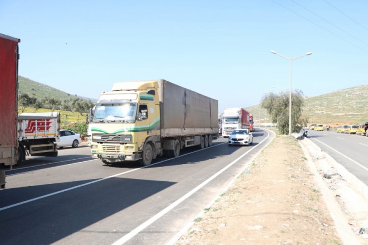 BM'den İdlib'e 40 TIR'lık insani yardım