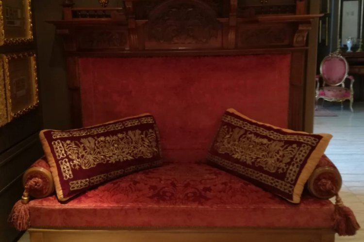 Taht II. Abd&uuml;lhamid'in &ccedil;ıkmadı! 100 bin liralık satışı iptal edildi