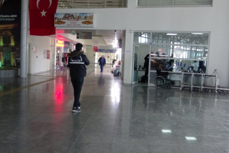 &Ccedil;iğ k&ouml;fteci zabıtayı bı&ccedil;akladı