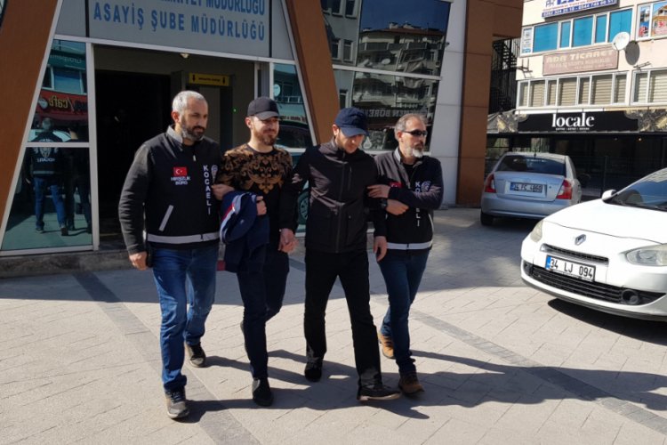 Mağazalardan 100 bin liralık kıyafet &ccedil;alan 6 ş&uuml;pheli yakalandı