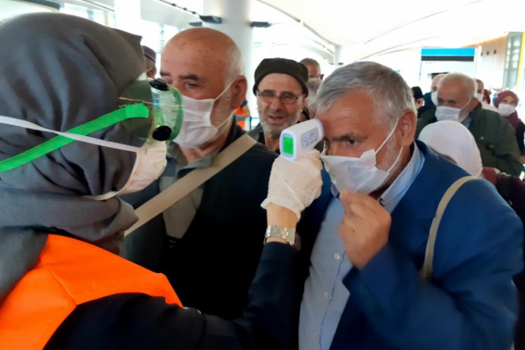 Umreden gelenlere koronavir&uuml;s &ouml;nlemi