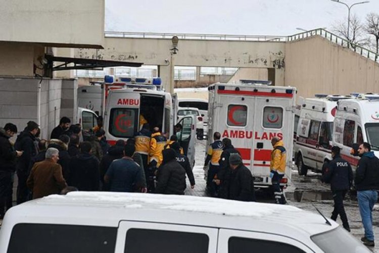 Ağrı'da ter&ouml;r saldırısında yaralanan g&uuml;mr&uuml;k personeli şehit oldu
