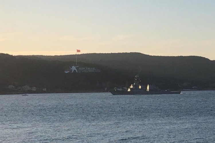 Amerikan savaş gemisi boğazdan ge&ccedil;ti