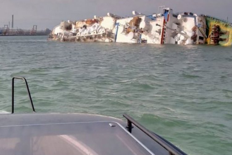 Tur gemisinin batması sonucu &ouml;lenlerin sayısı 18'e y&uuml;kseldi