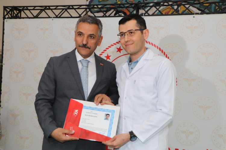 Deprem b&ouml;lgesi ve sınır &ouml;tesinde g&ouml;rev alan Samsunlu sağlık&ccedil;ılar &ouml;d&uuml;llendirildi