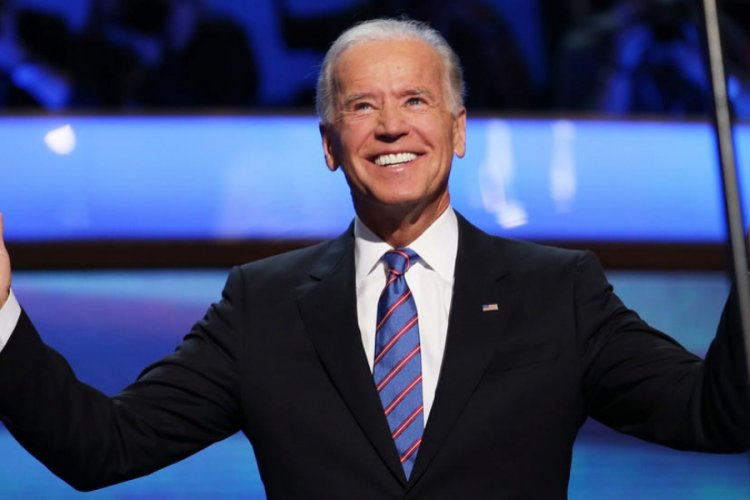 ABD'de başkanlık &ouml;n se&ccedil;imlerinde 11 eyaletin 8'inde Biden kazandı
