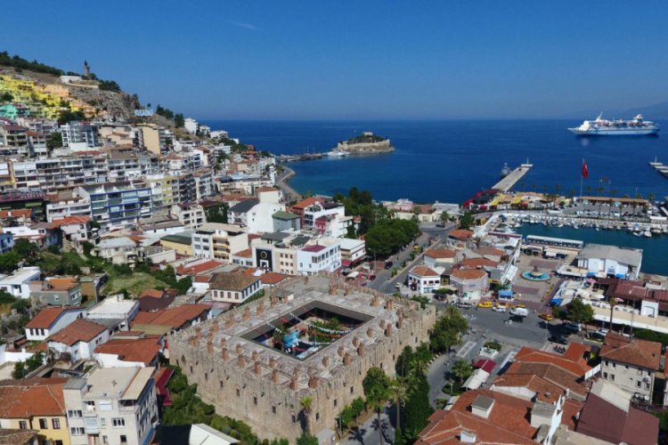Kuşadası'nda 'vize muafiyeti' kararı sevin&ccedil;le karşılandı