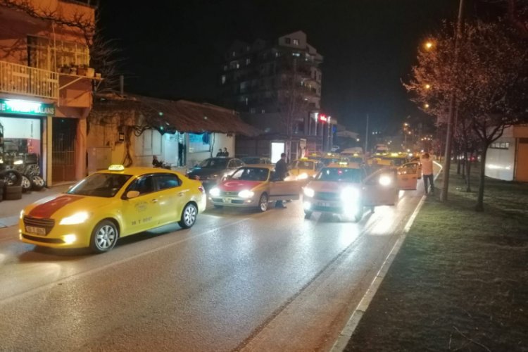 Bursa'da taksicilerden şehitler i&ccedil;in konvoy