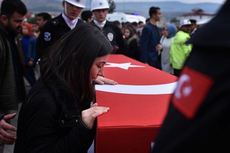 Şehit olan &Ouml;zg&uuml;r Kavastan son yolculuğuna uğurlandı