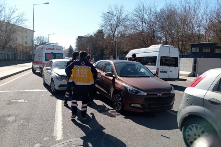 Zincirleme trafik kazası: 1 yaralı