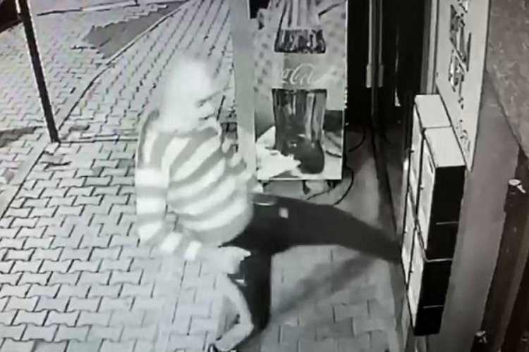 3 marketi soyan hırsız g&uuml;venlik kameralarına yakalandı
