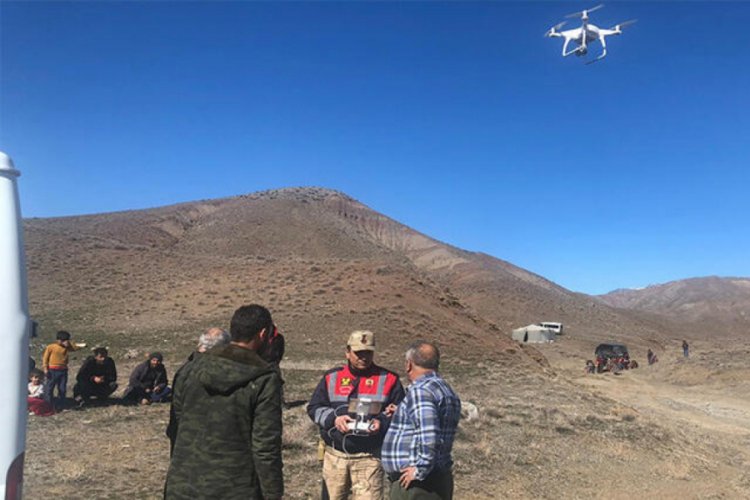 Ka&ccedil;ak avcılar drone ile yakalandı