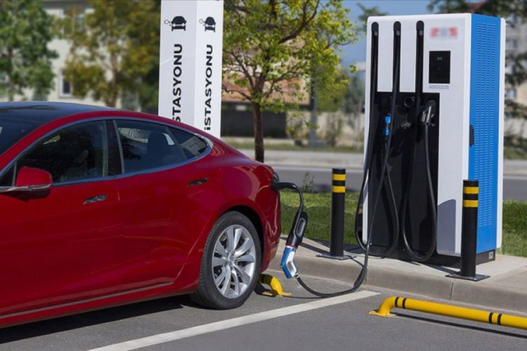 Elektrikli ara&ccedil; kullanıcıları şarj istasyonlarını 'navigasyon uygulaması'yla bulacak