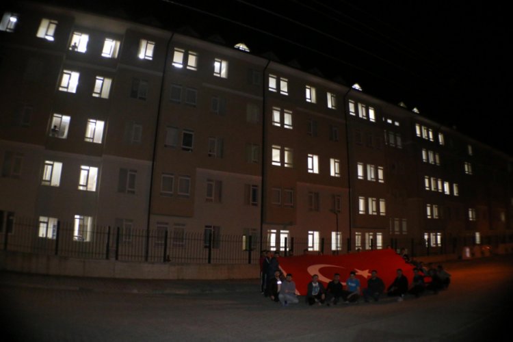 Bolu'da yurtlarda kalan &ouml;ğrencilerden TSK'ya destek