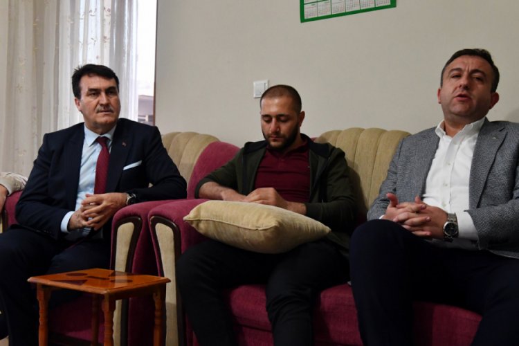 Başkan D&uuml;ndar, Bursalı İdlib gazisini ziyaret etti